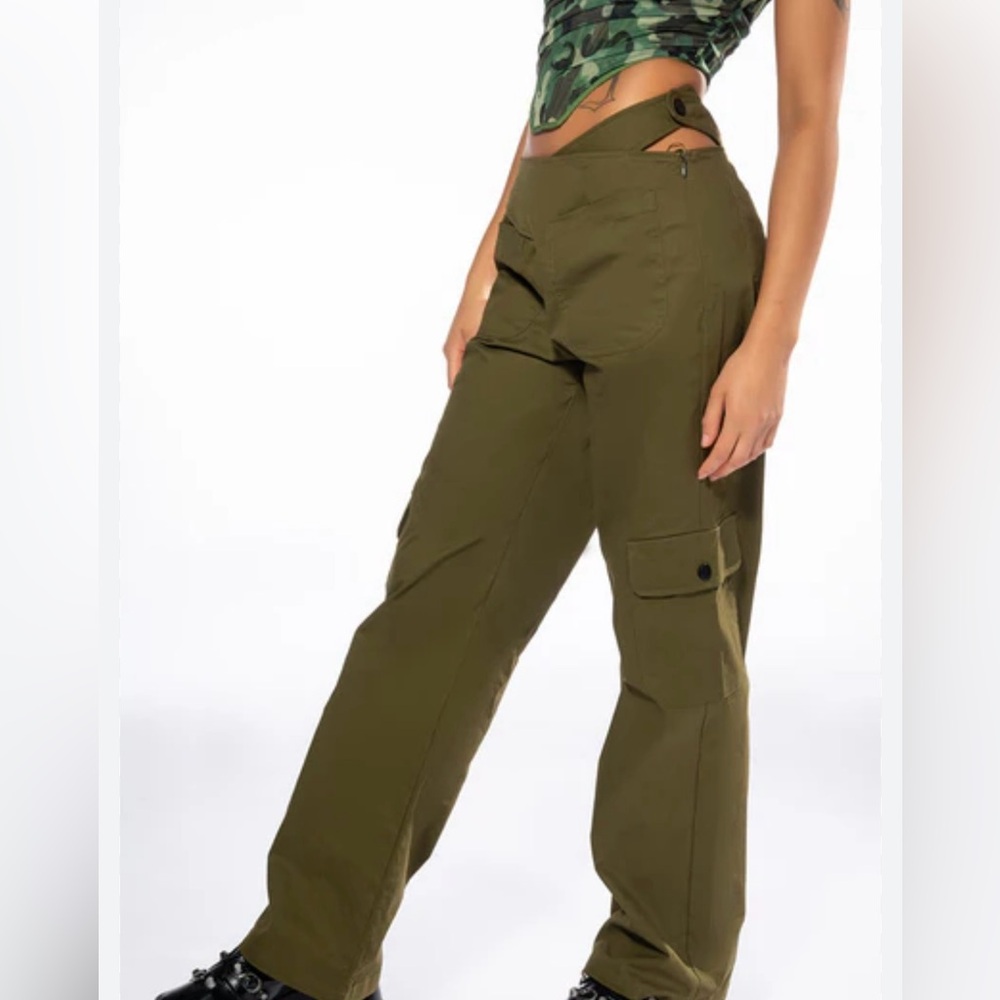 Akira size large cargo pants